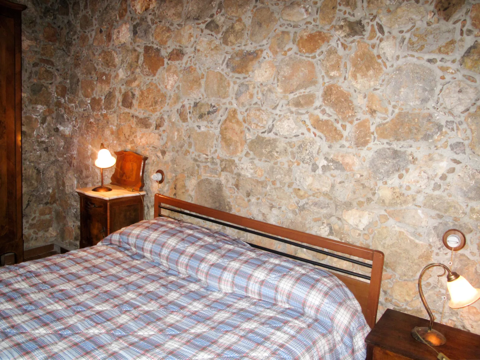 La Grotta-Inside