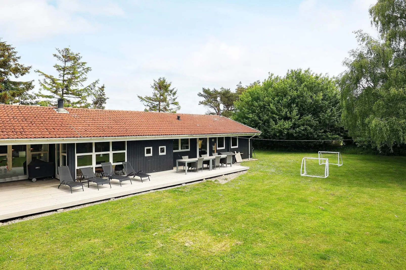 10 person holiday home in Humble-Outdoor