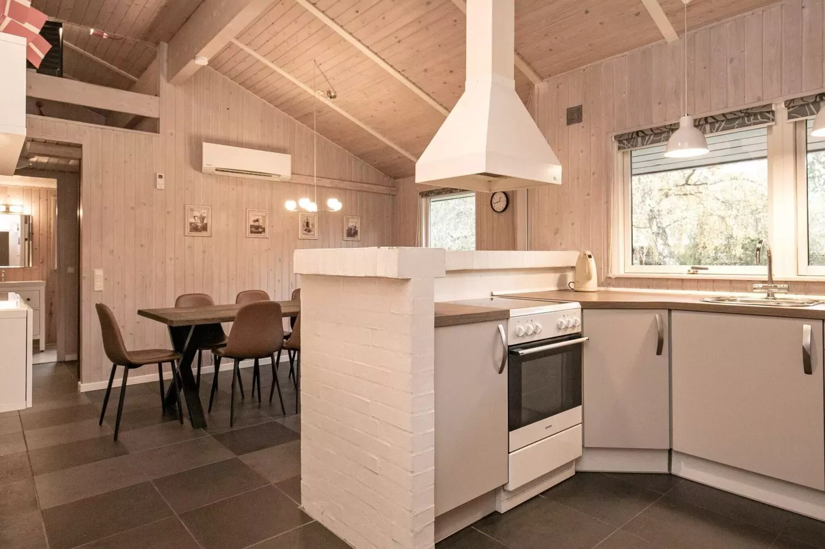 10 person holiday home in Humble-Indoor