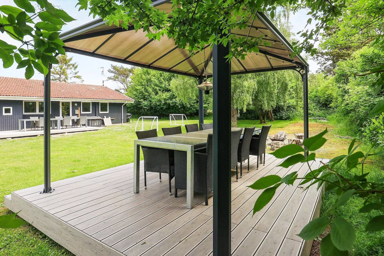 10 person holiday home in Humble-View