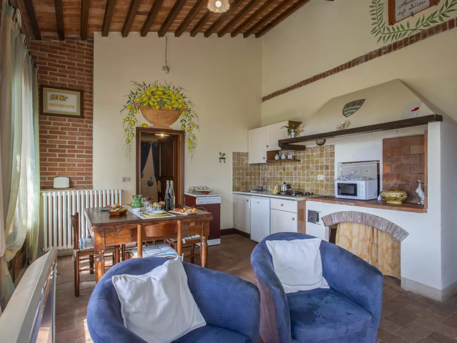 Borgo della Limonaia-Drinnen