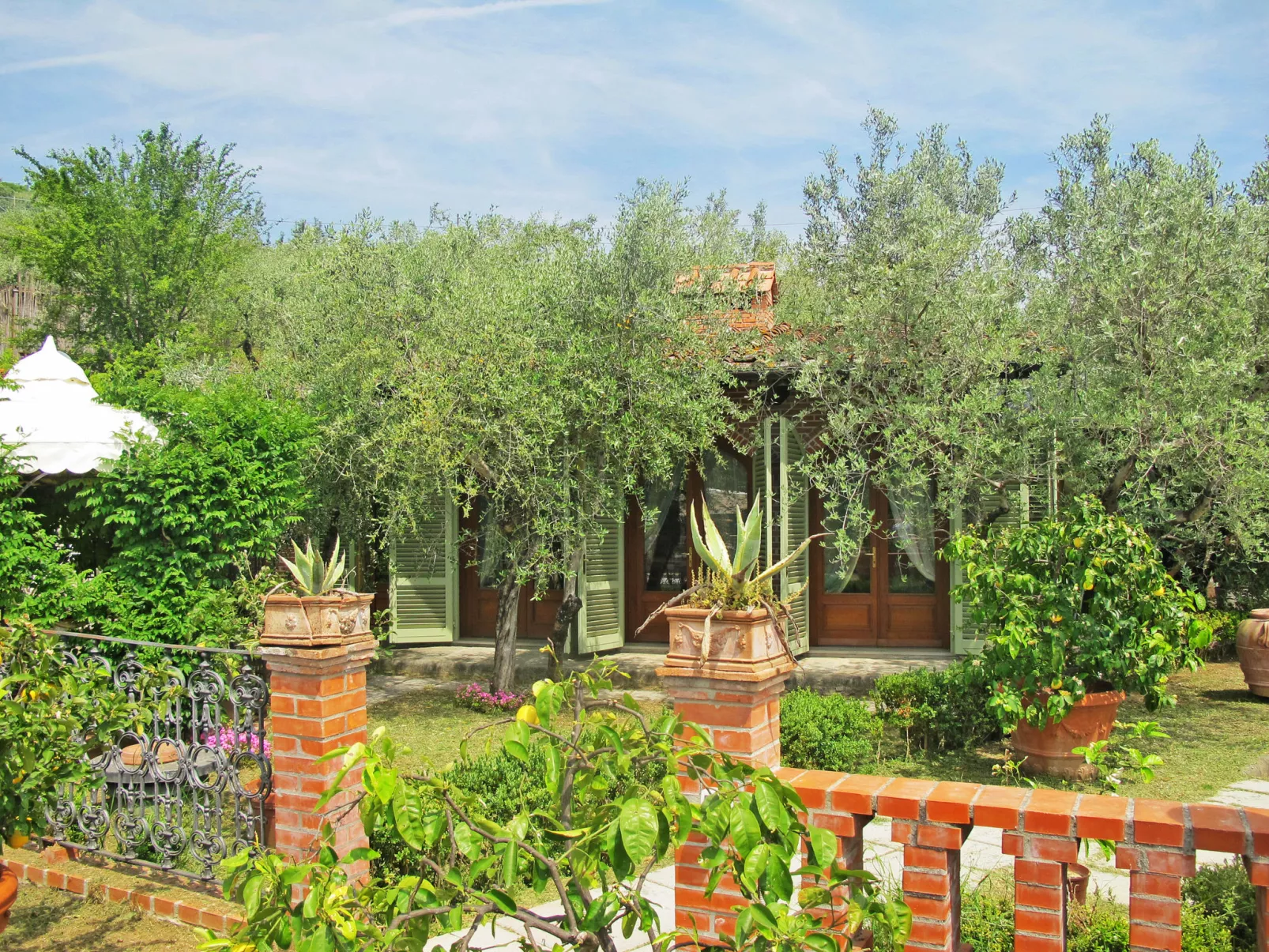 Borgo della Limonaia-Draußen