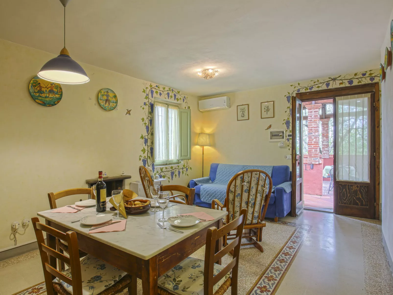 Borgo della Limonaia-Drinnen