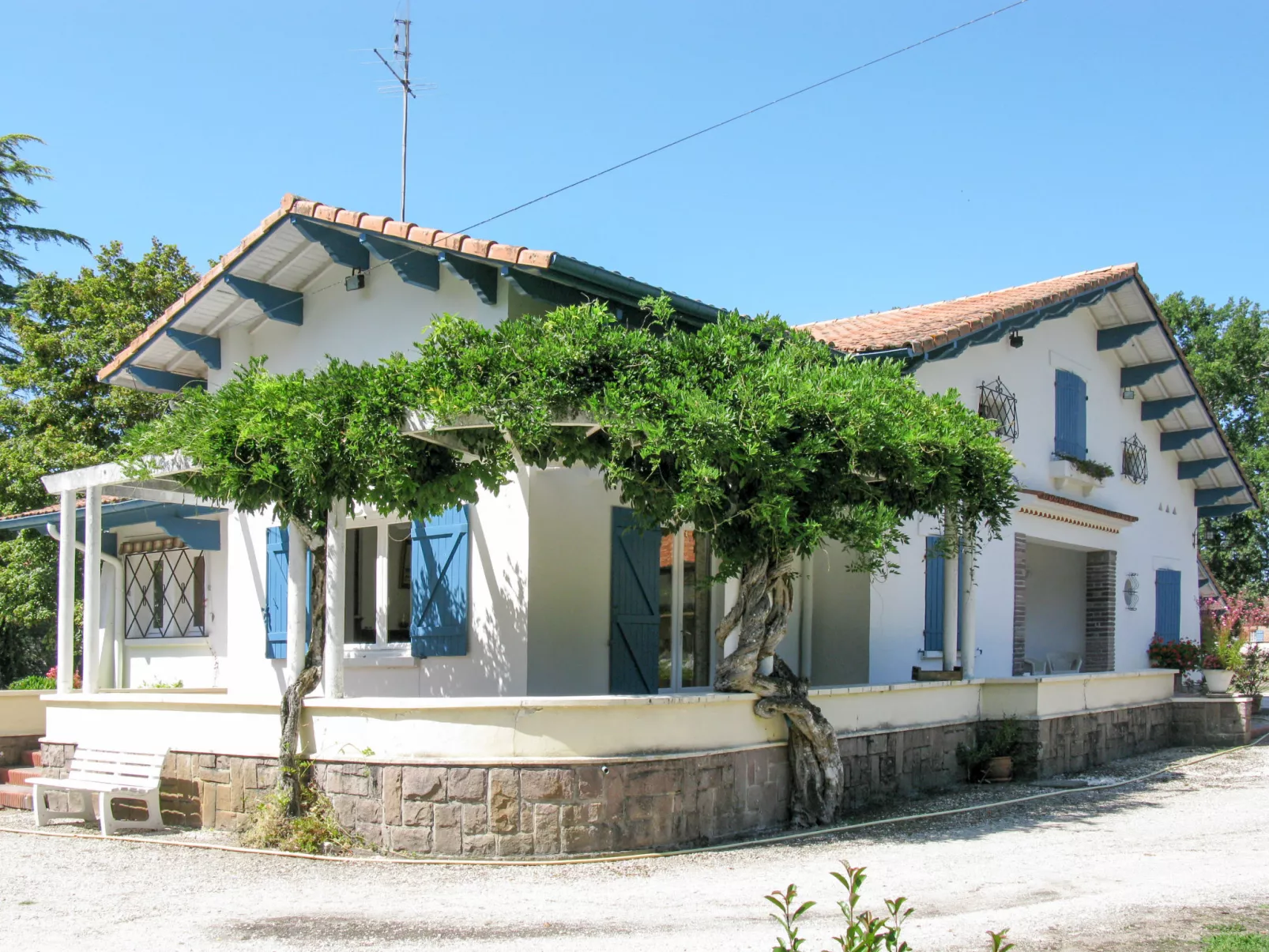 Le Belon-Outside