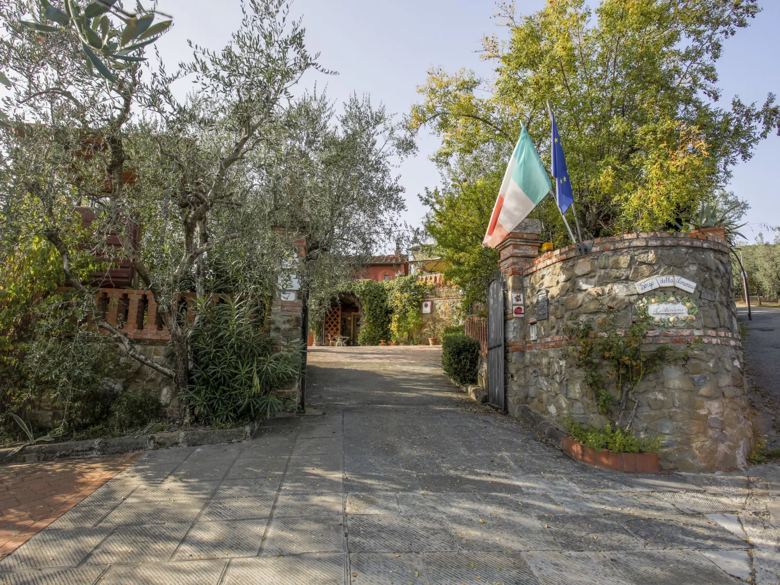Borgo della Limonaia-Draußen