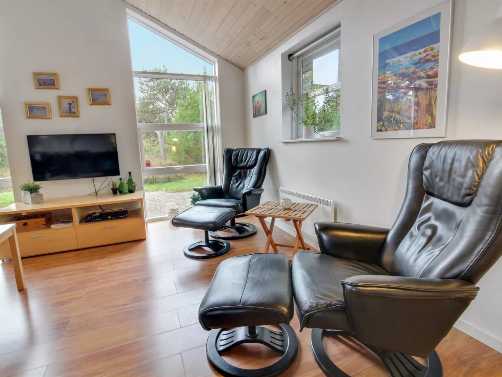 "Nauka" - 2.3km from the sea-Inside