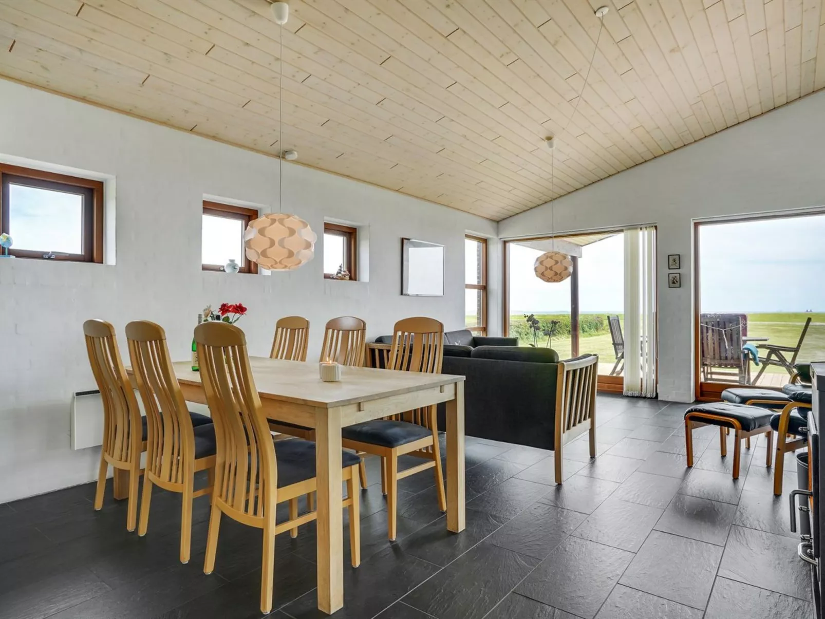 "Roope" - 50m from the sea-Inside