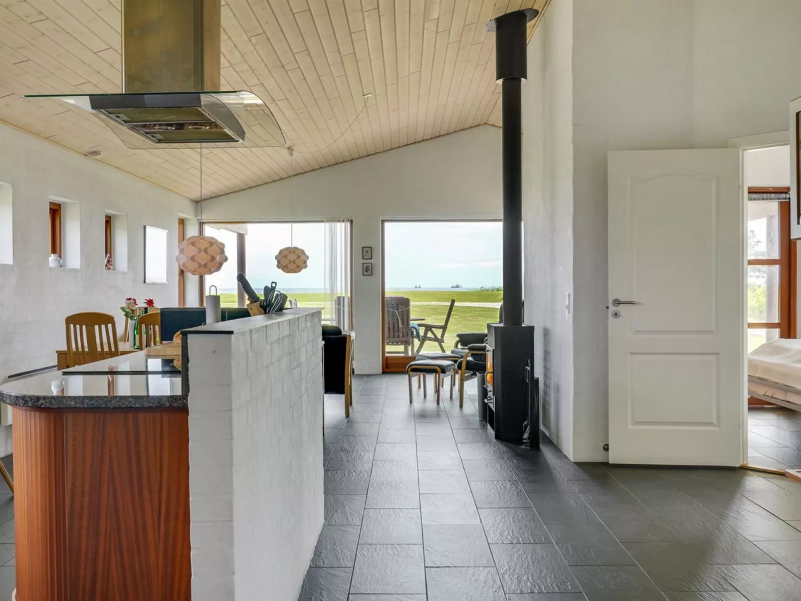 "Roope" - 50m from the sea-Inside