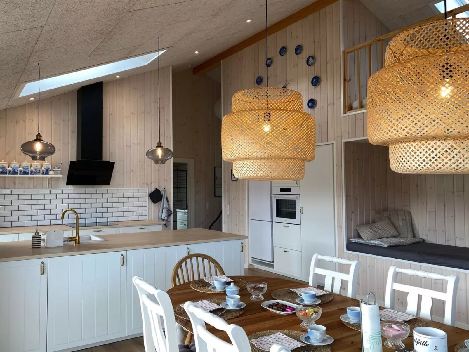 "Hasten" - 600m from the sea-Inside