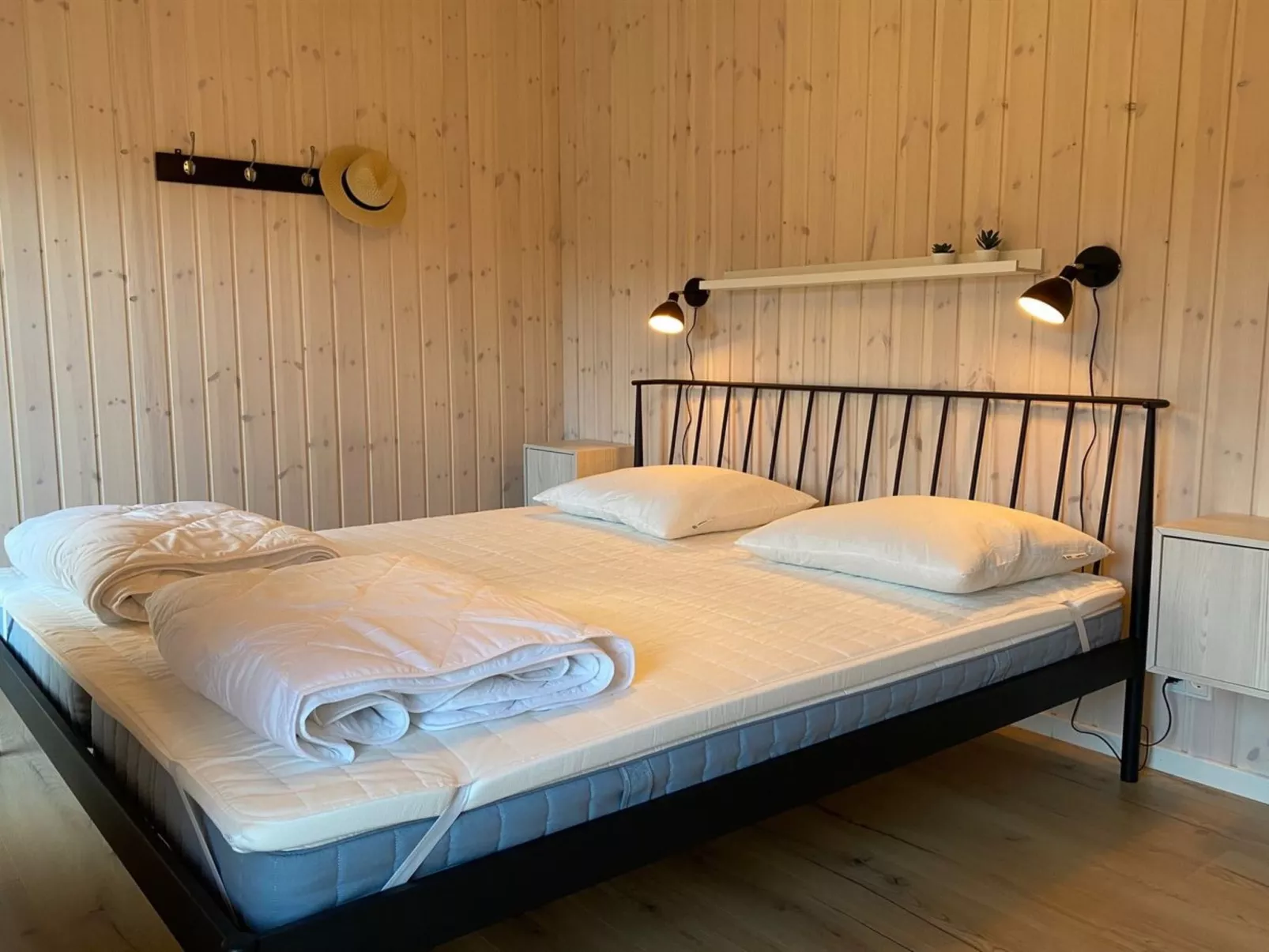 "Hasten" - 600m from the sea-Inside
