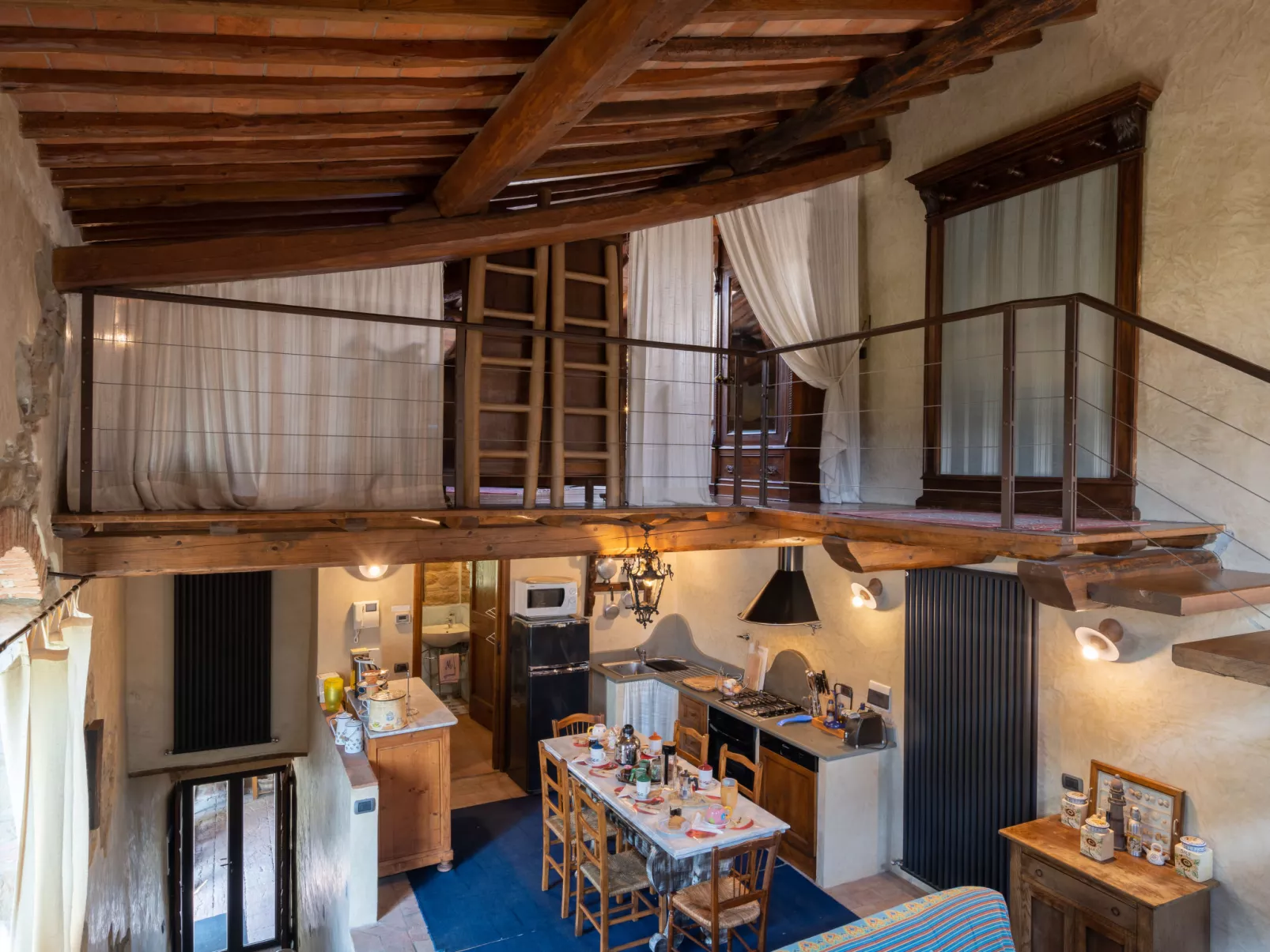 Le Buche-Inside