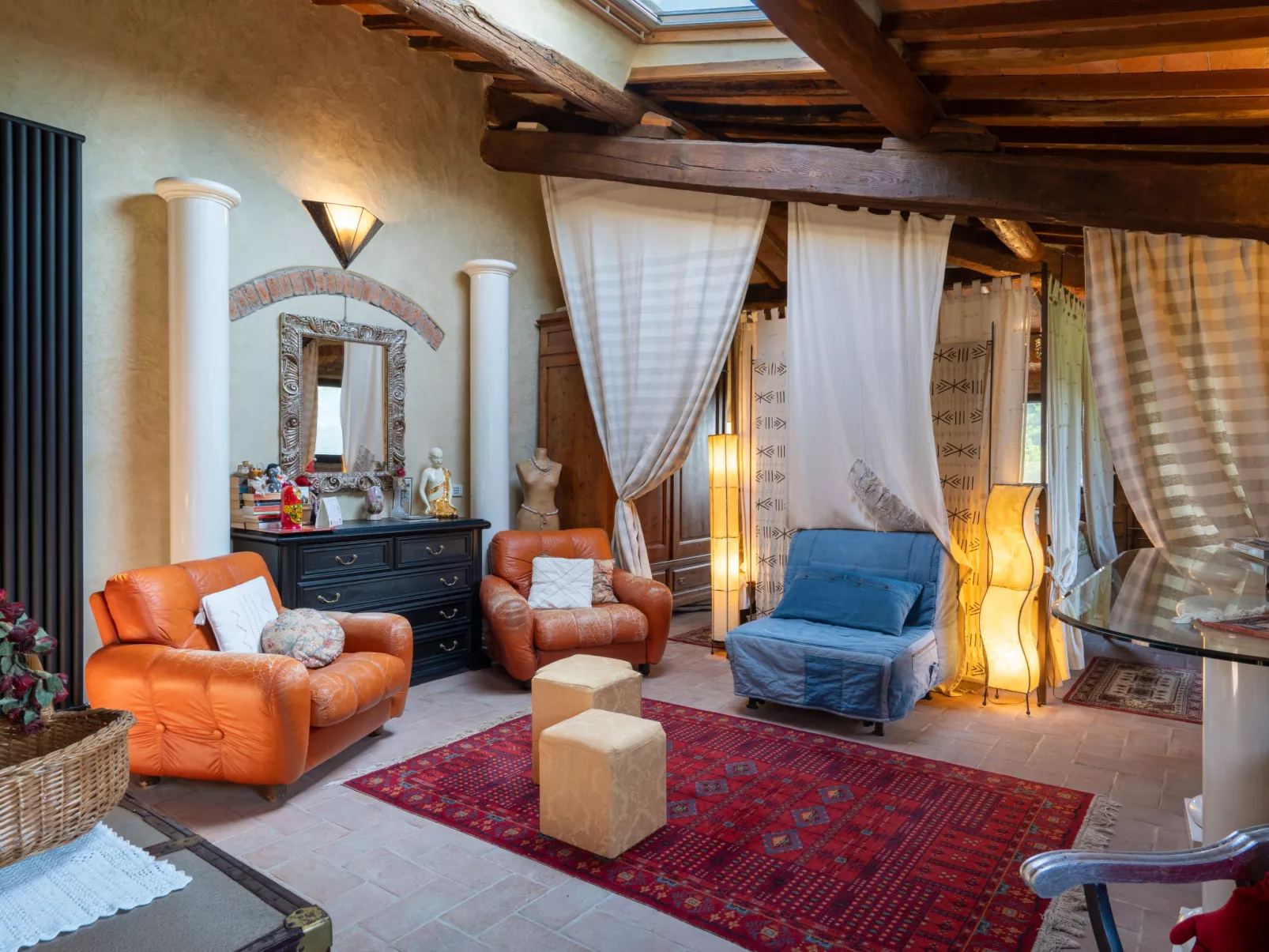 Le Buche-Inside