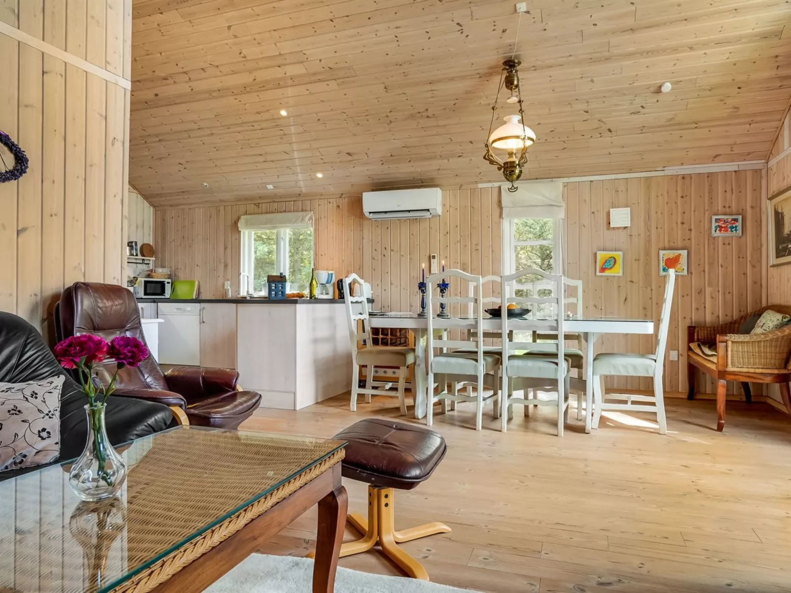 "Fiallar" - 7.5km from the sea-Inside