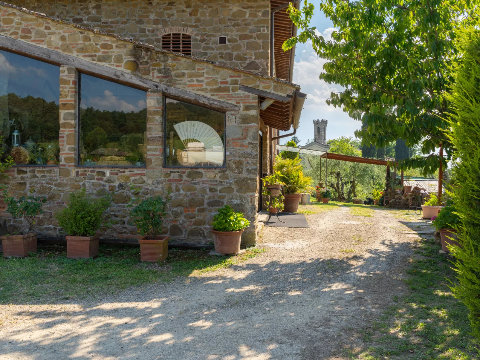 Le Buche-Outside