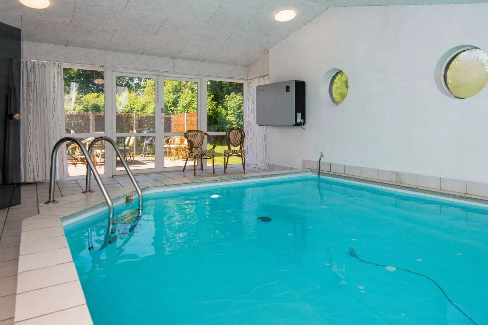 10 Personen Ferienhaus in Ørsted-Schwimmbad