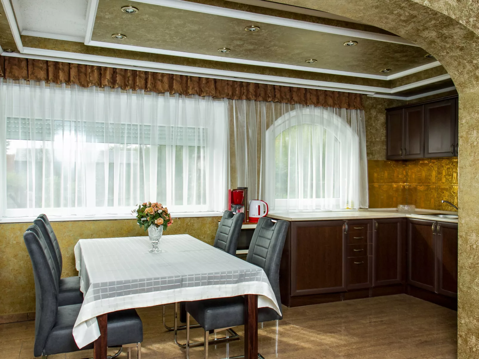 Villa Rosso-Inside