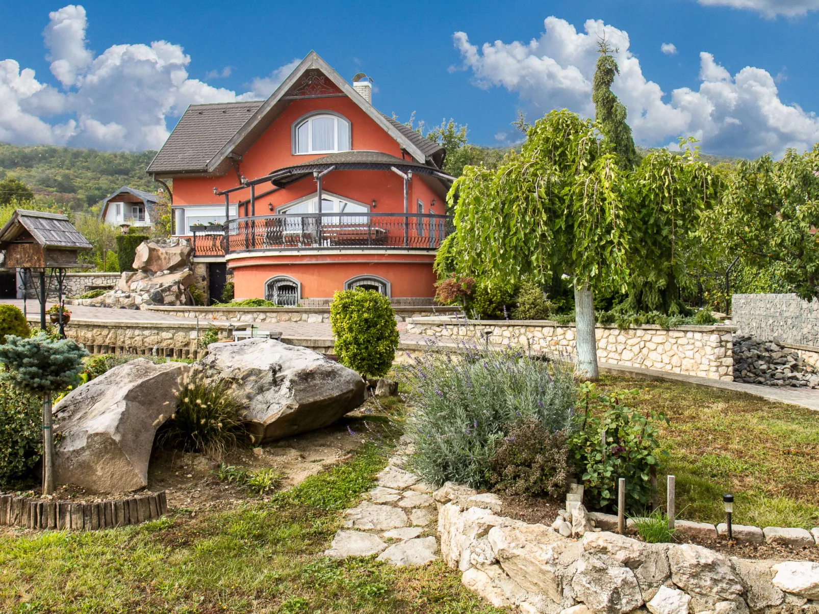Villa Rosso-Outside