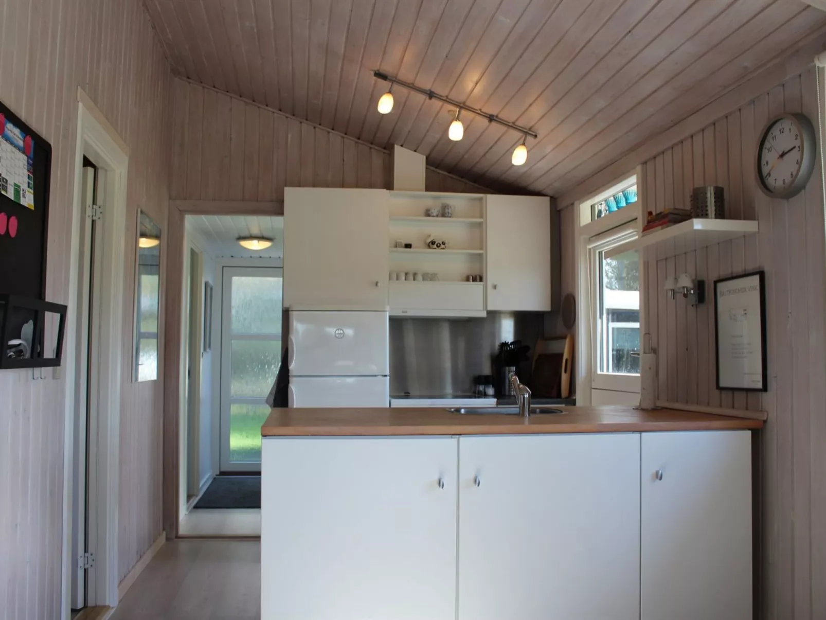 "Elly" - 1km from the sea-Inside
