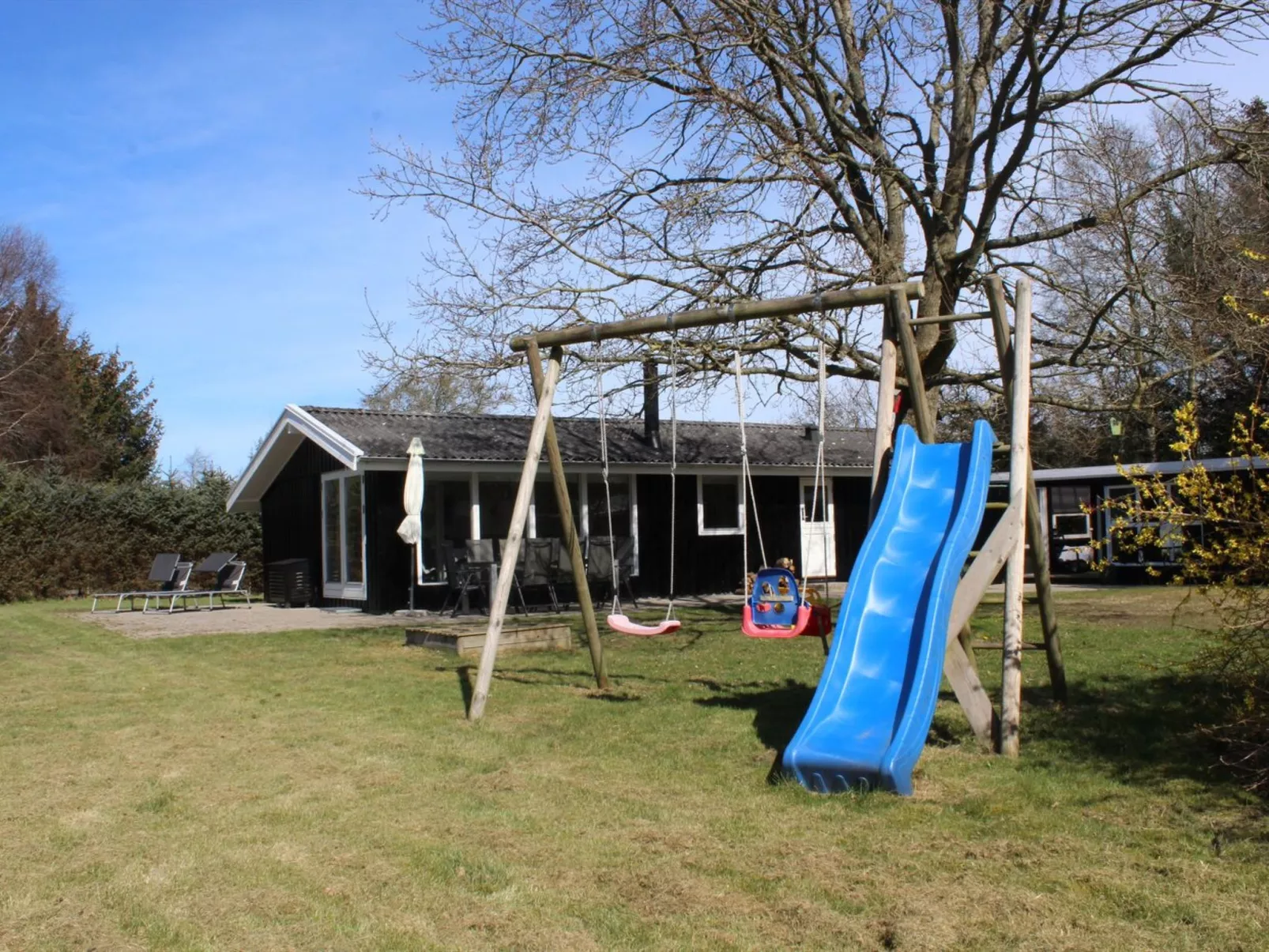 "Elly" - 1km from the sea-Outside
