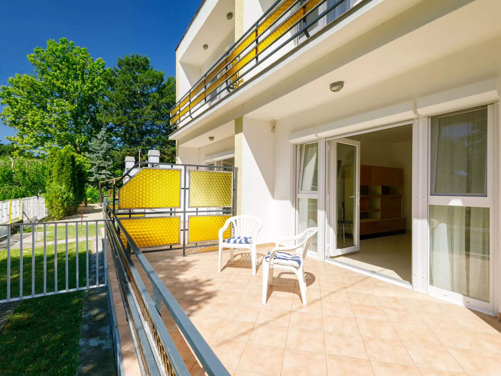 Cubic 1-Outside