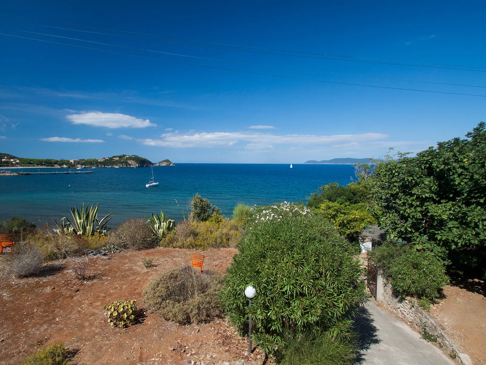 La Roccia-Outside