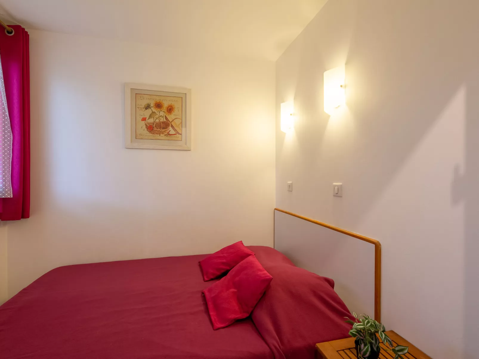 Les Coteaux de la Nartelle-Inside