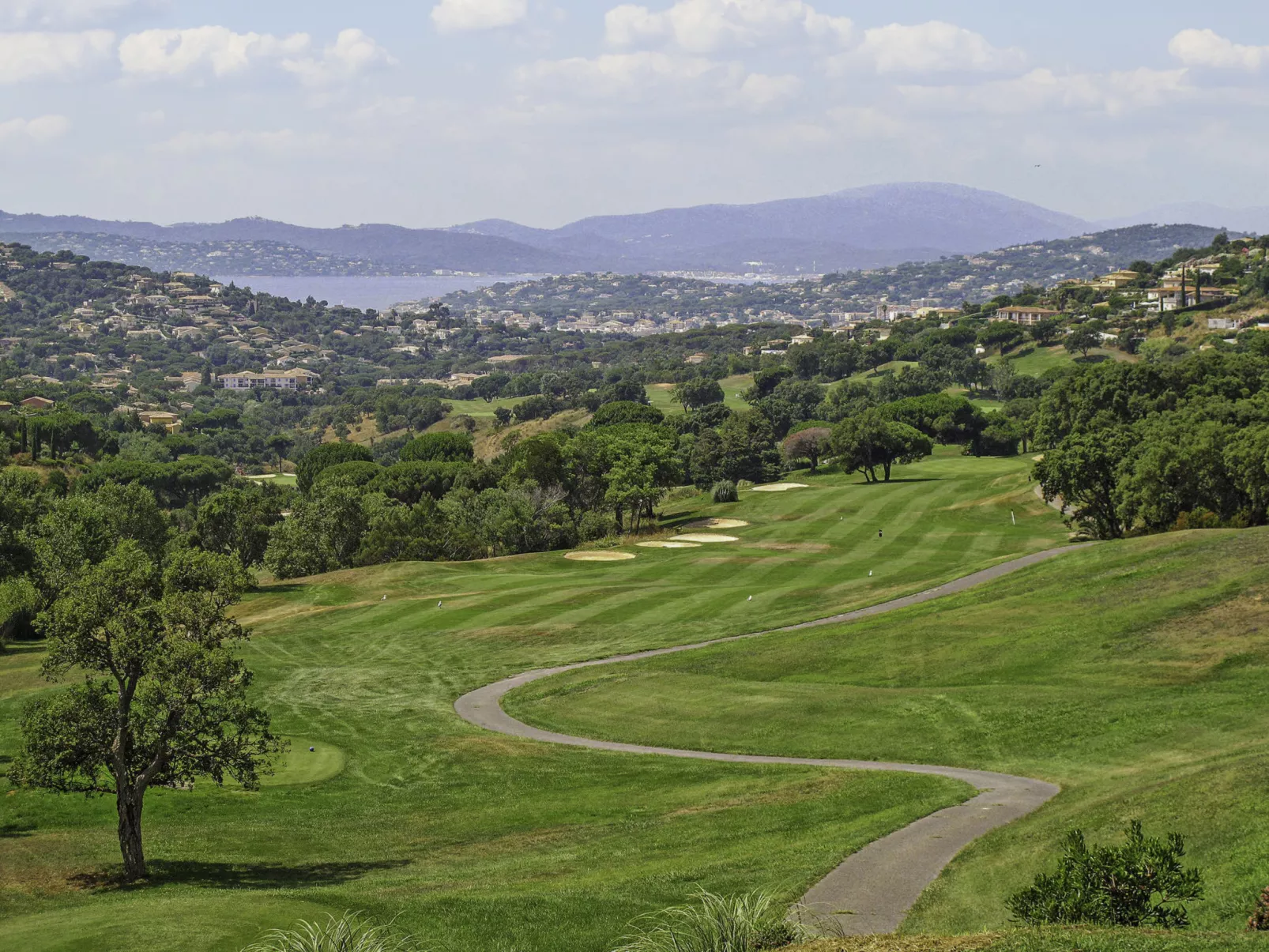 Les Maisons du Golf-Draußen