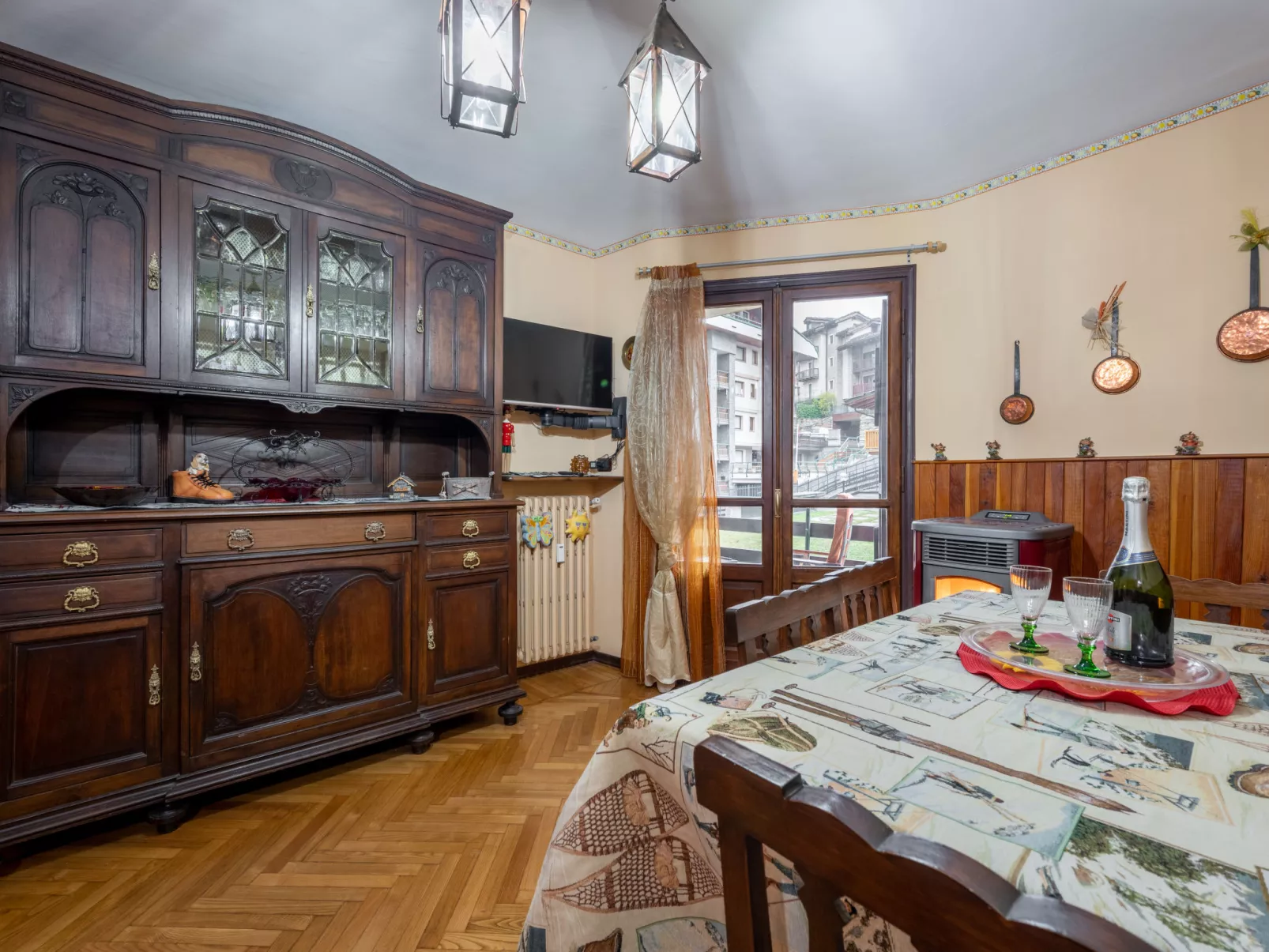 Hedelweiss house-Inside