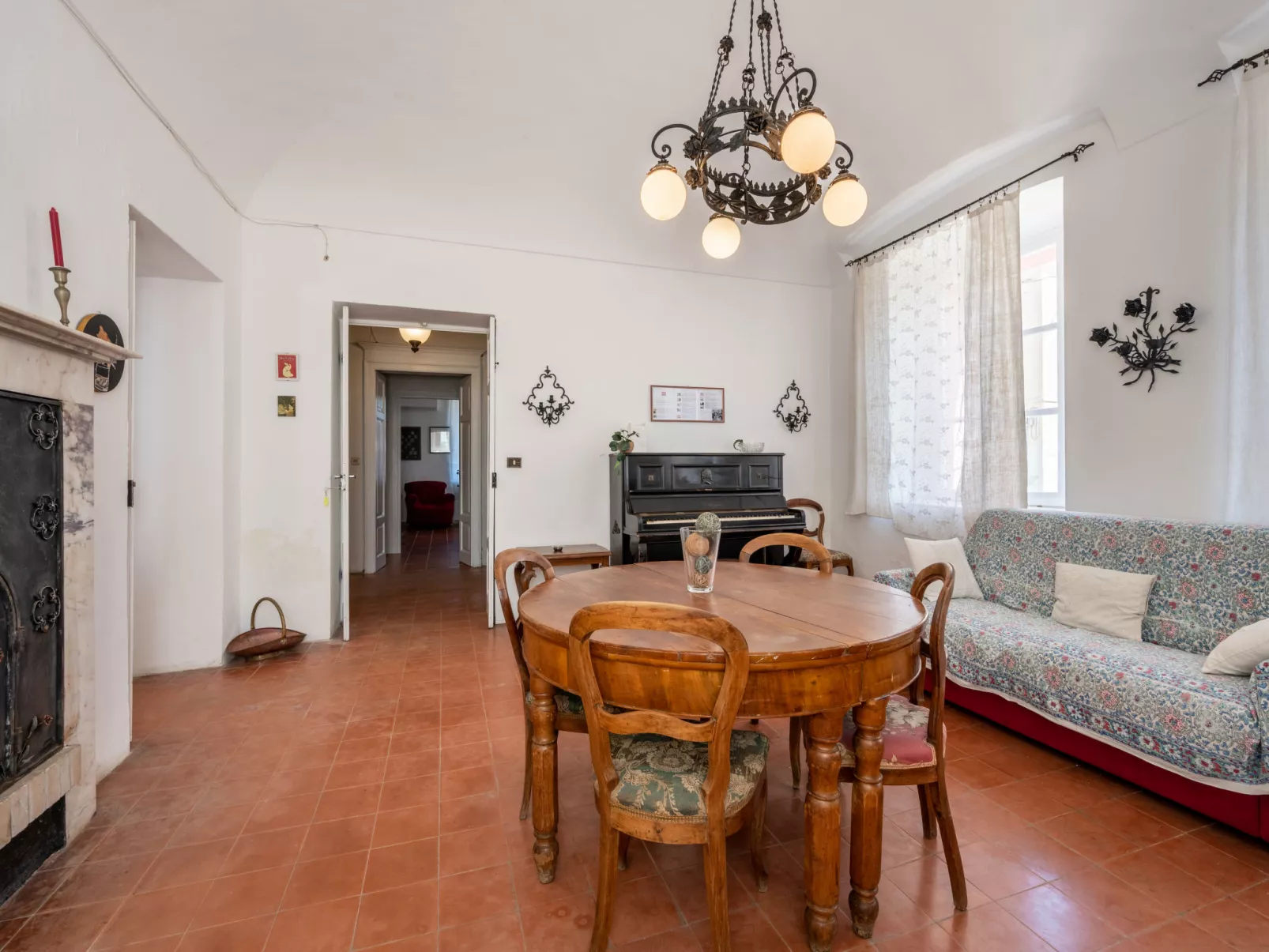 Palazzo Mariscotti-Inside