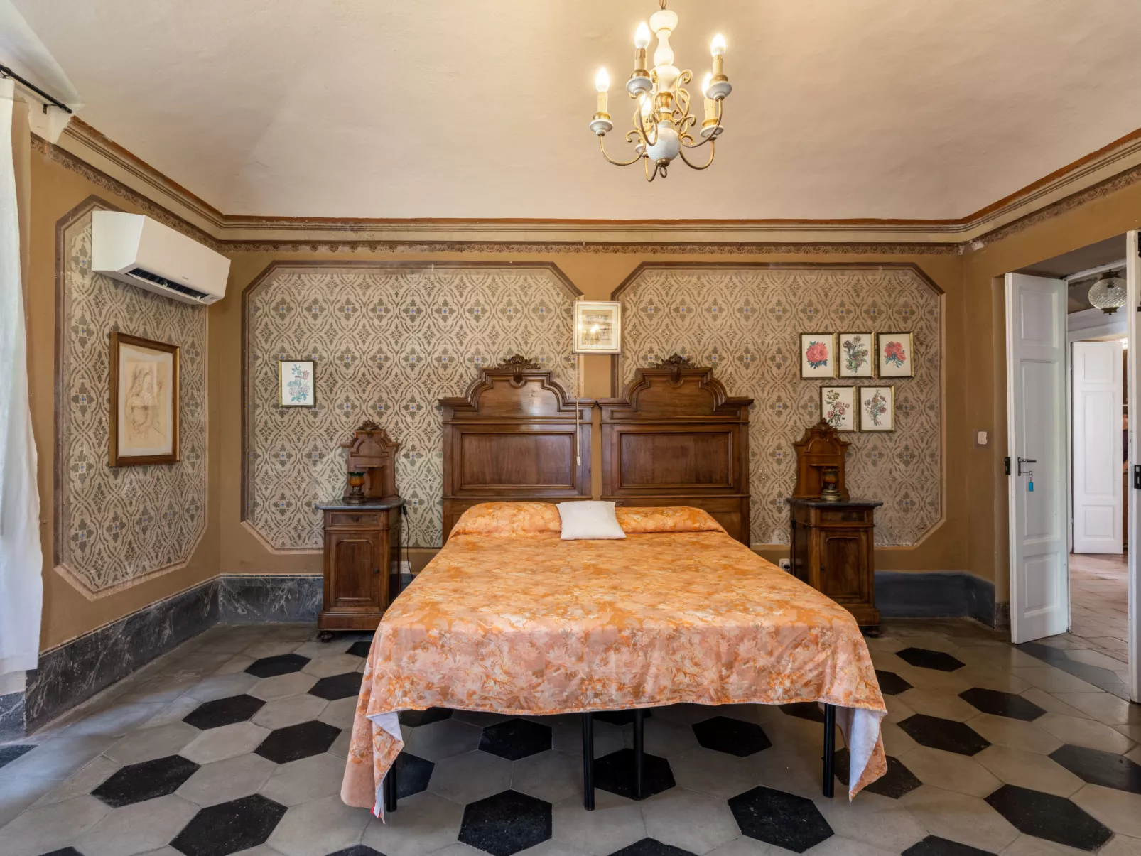 Palazzo Mariscotti-Inside