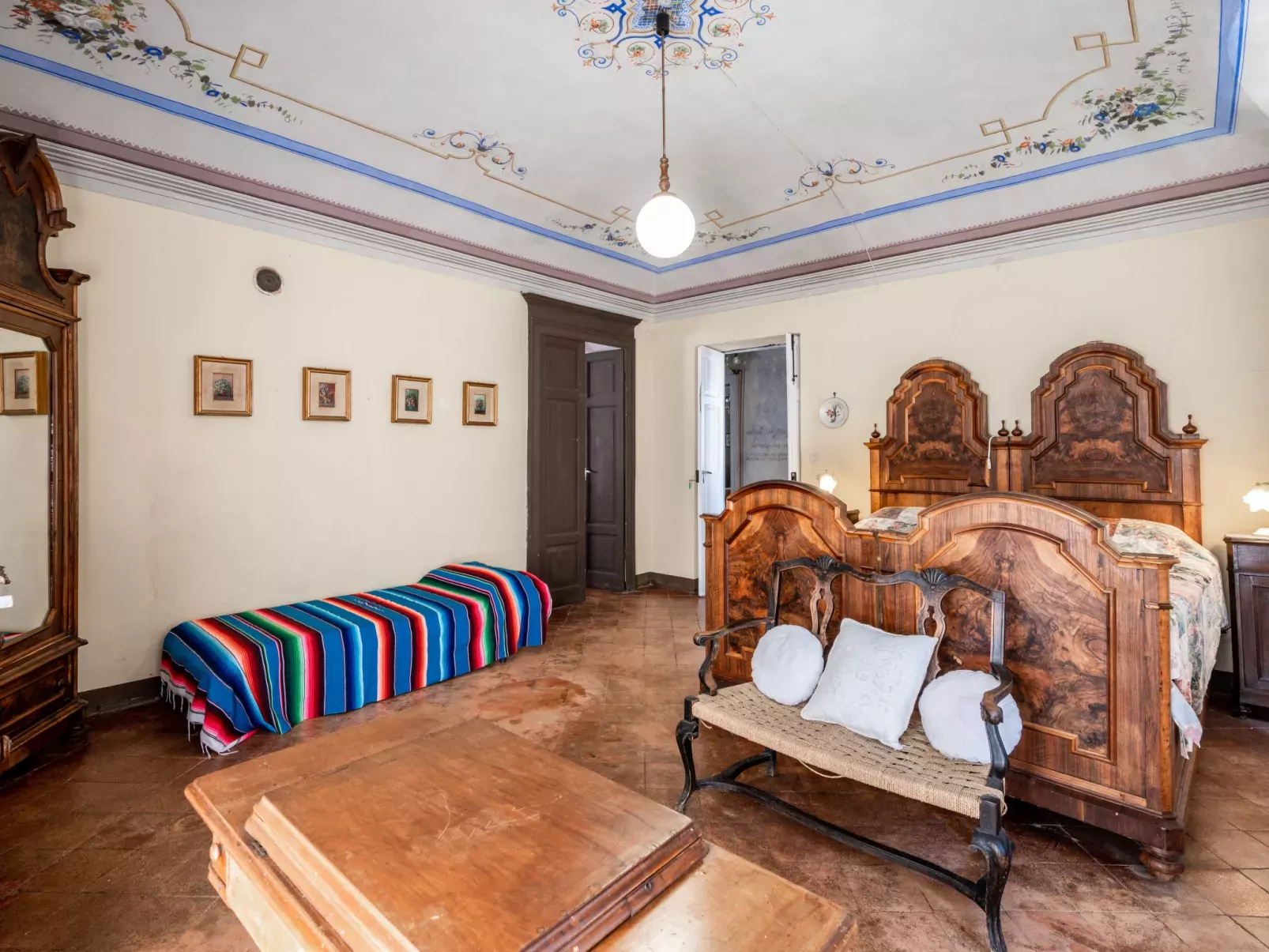 Palazzo Mariscotti-Inside