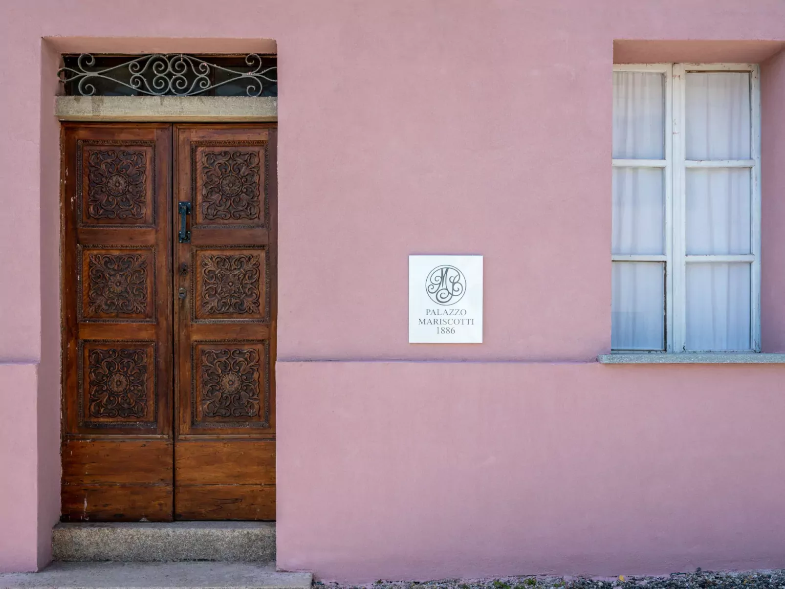 Palazzo Mariscotti-Outside