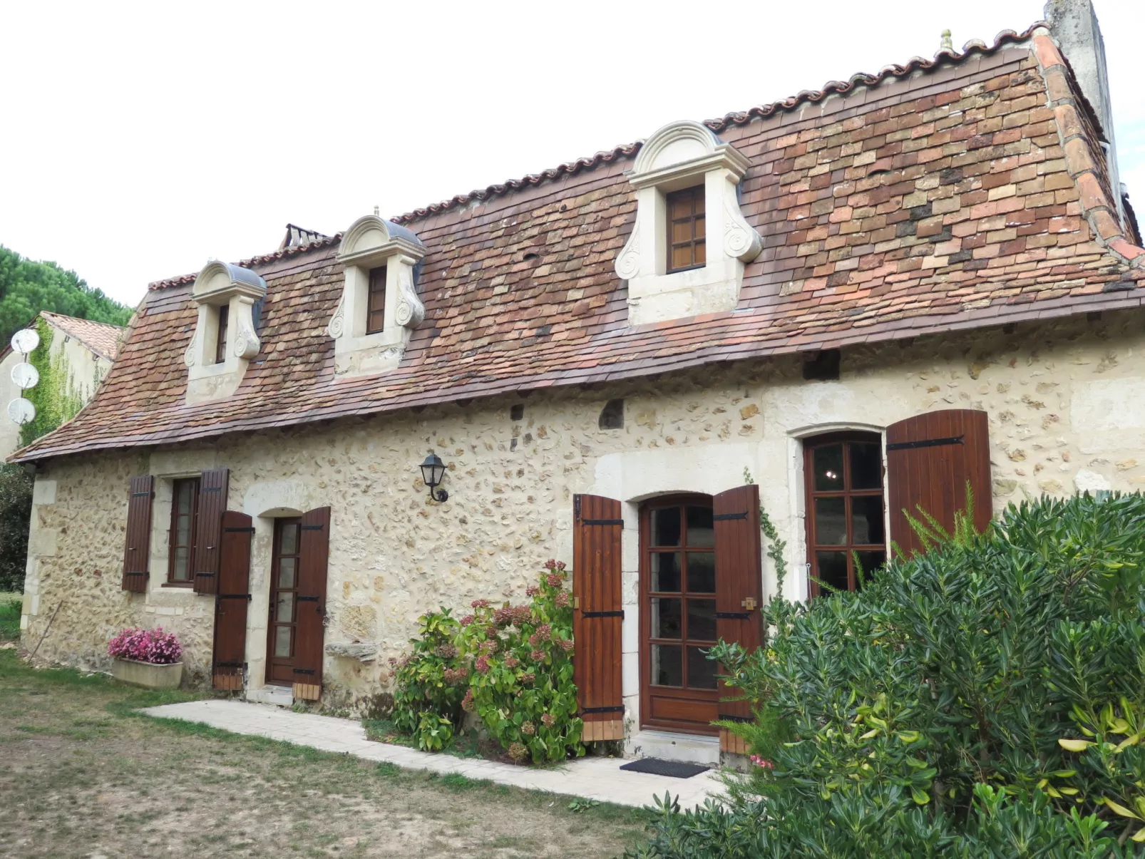 La Borie-Outside