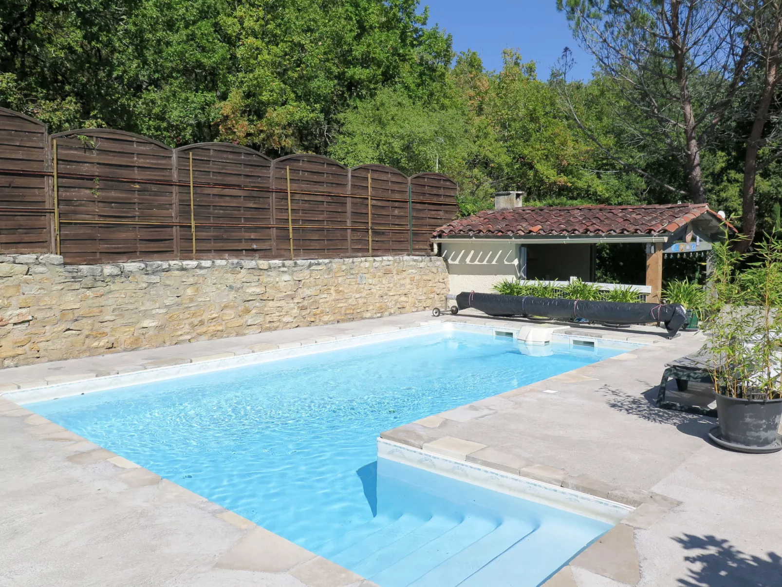 Combel d'Arnal-Outside