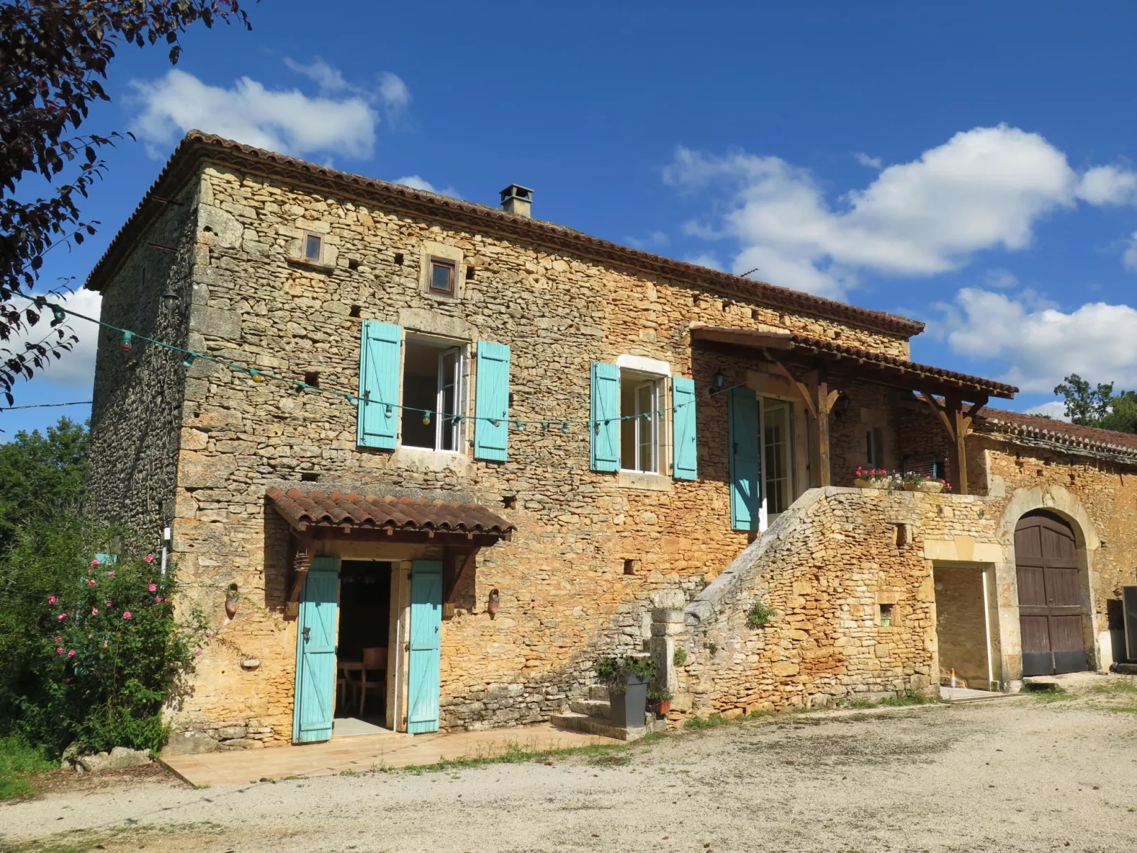Les Grèzes-Outside
