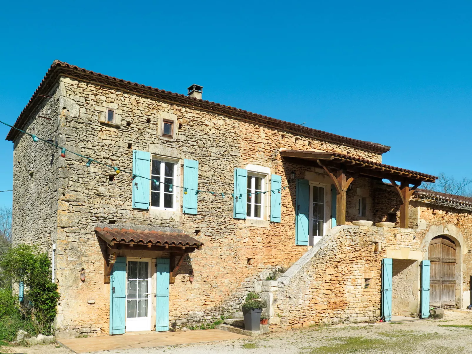 Les Grèzes-Outside