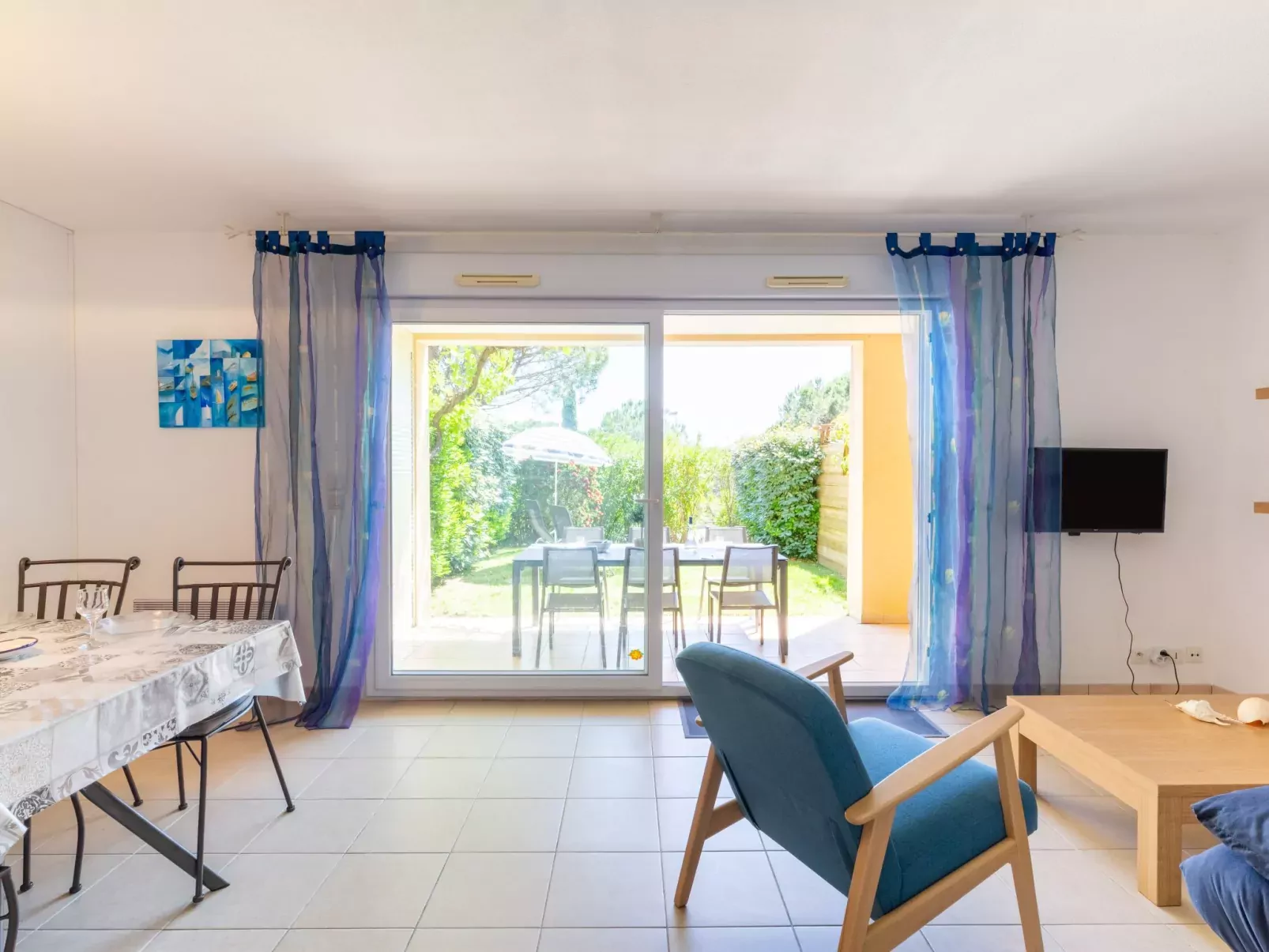 Les Grenadines-Inside