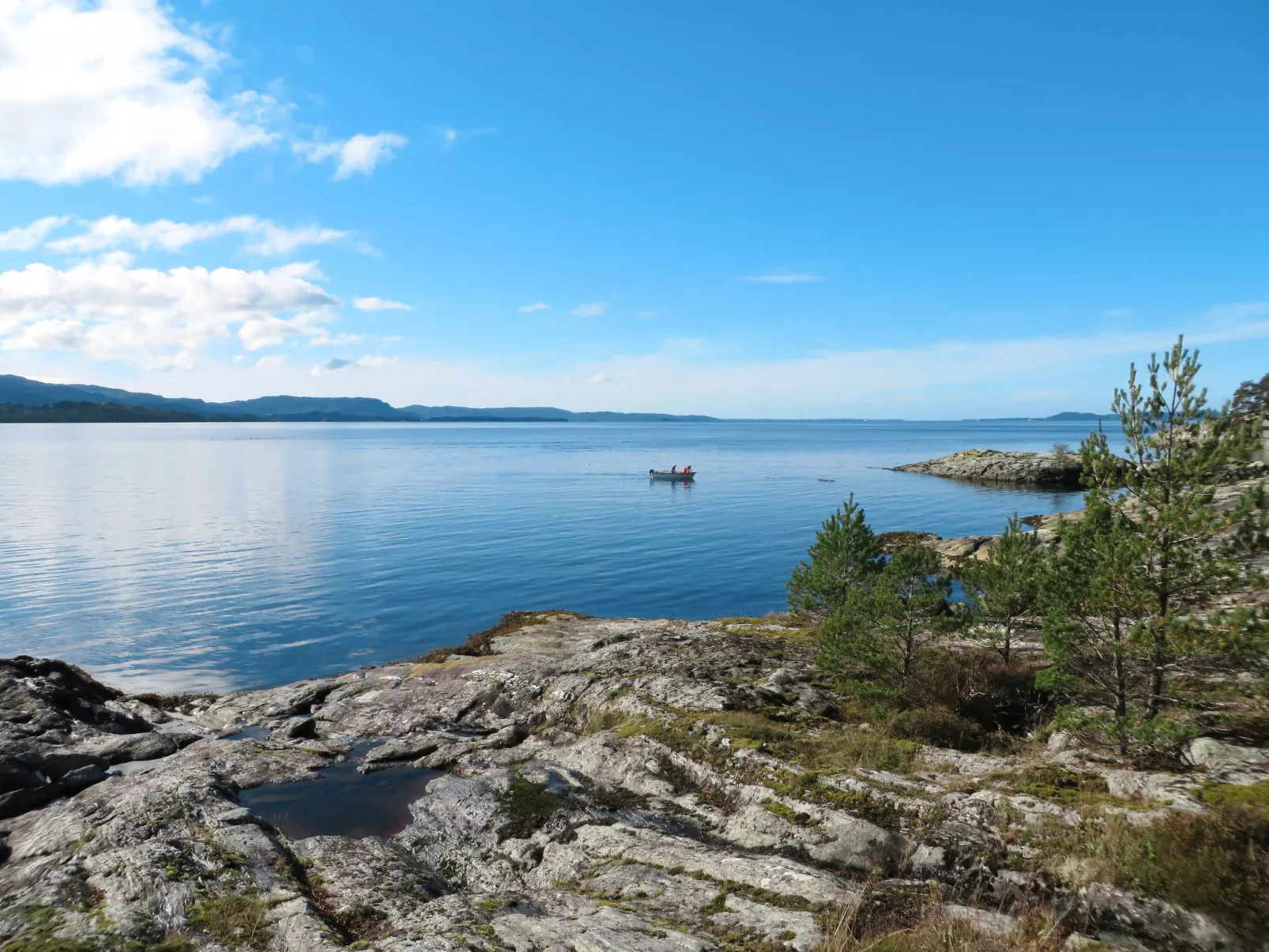 Hjartnesvika-Outside
