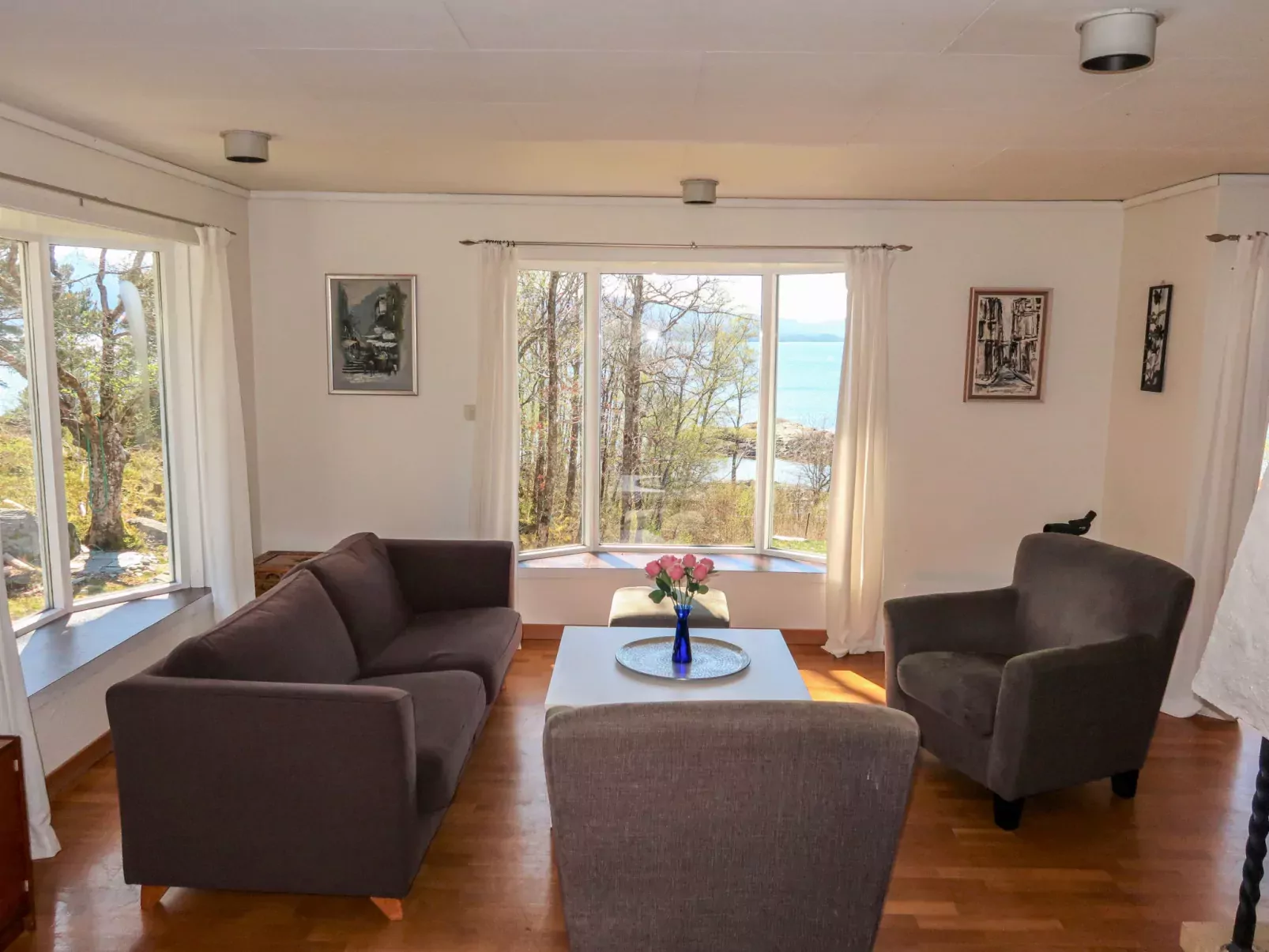 Villa Hjartnes-Inside