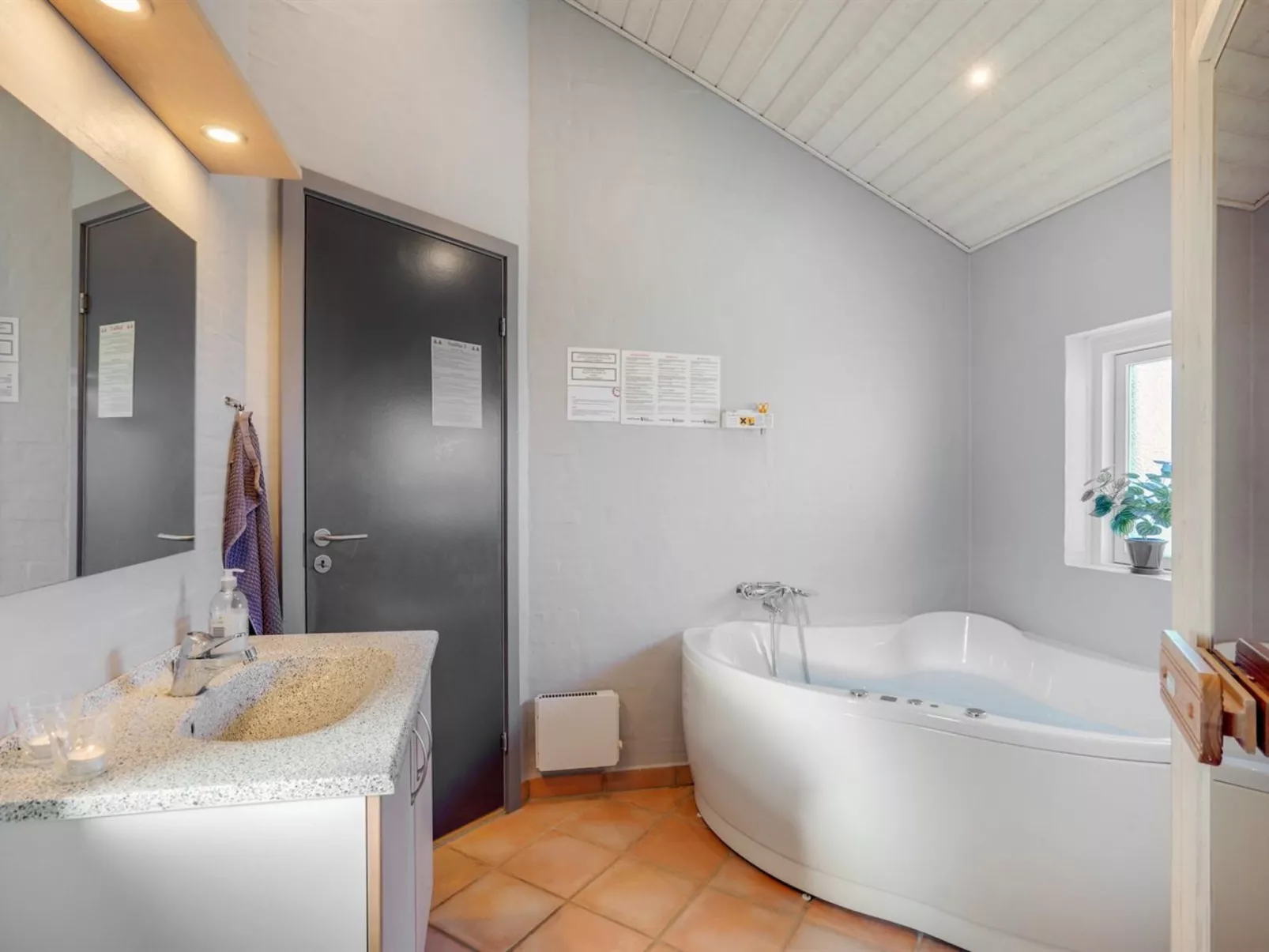 "Sylvana" - 400m from the sea-Inside