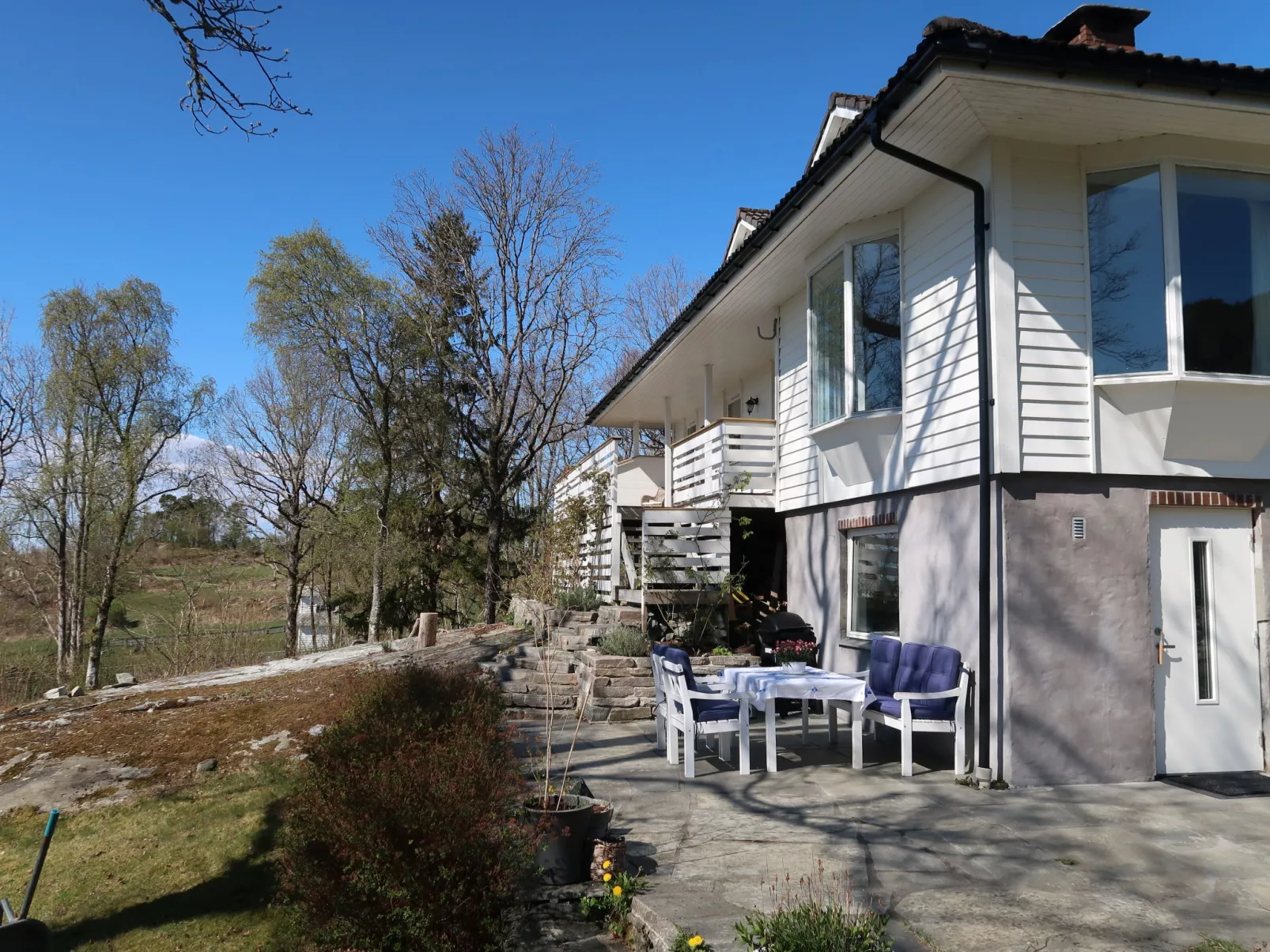 Villa Hjartnes-Outside