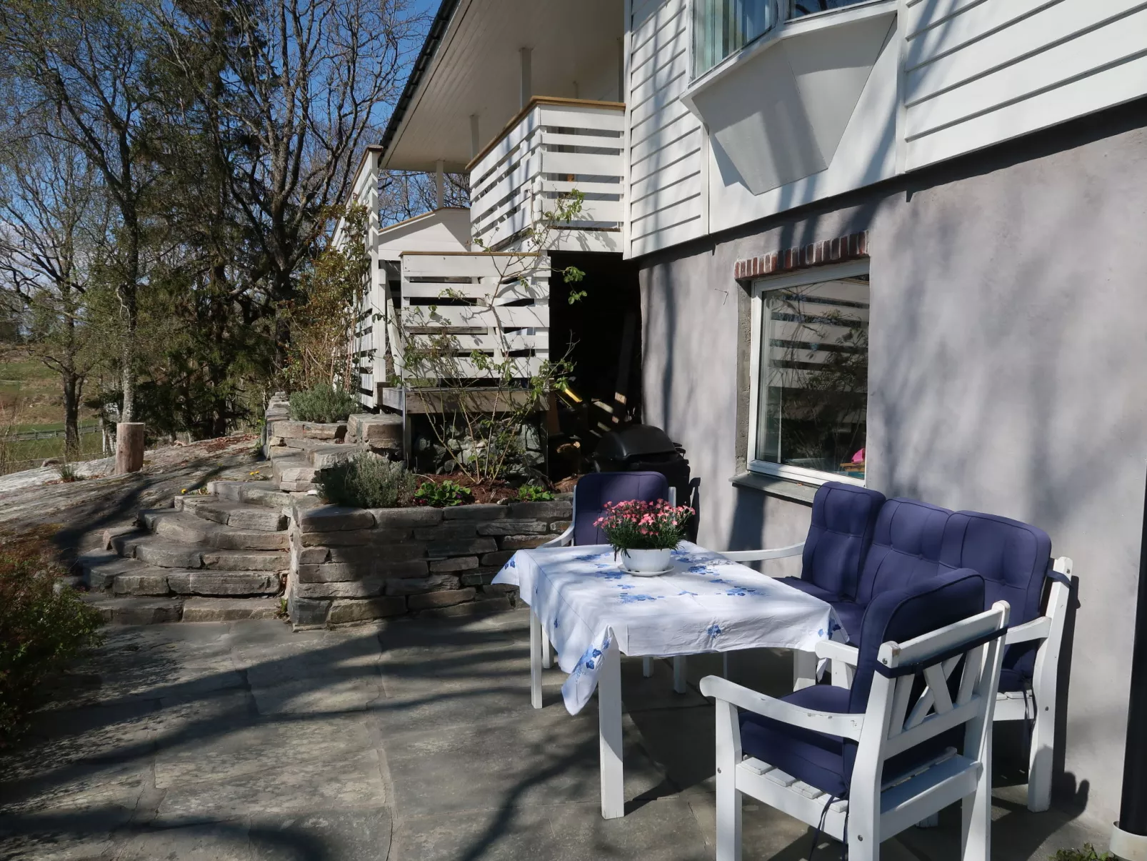 Villa Hjartnes-Outside