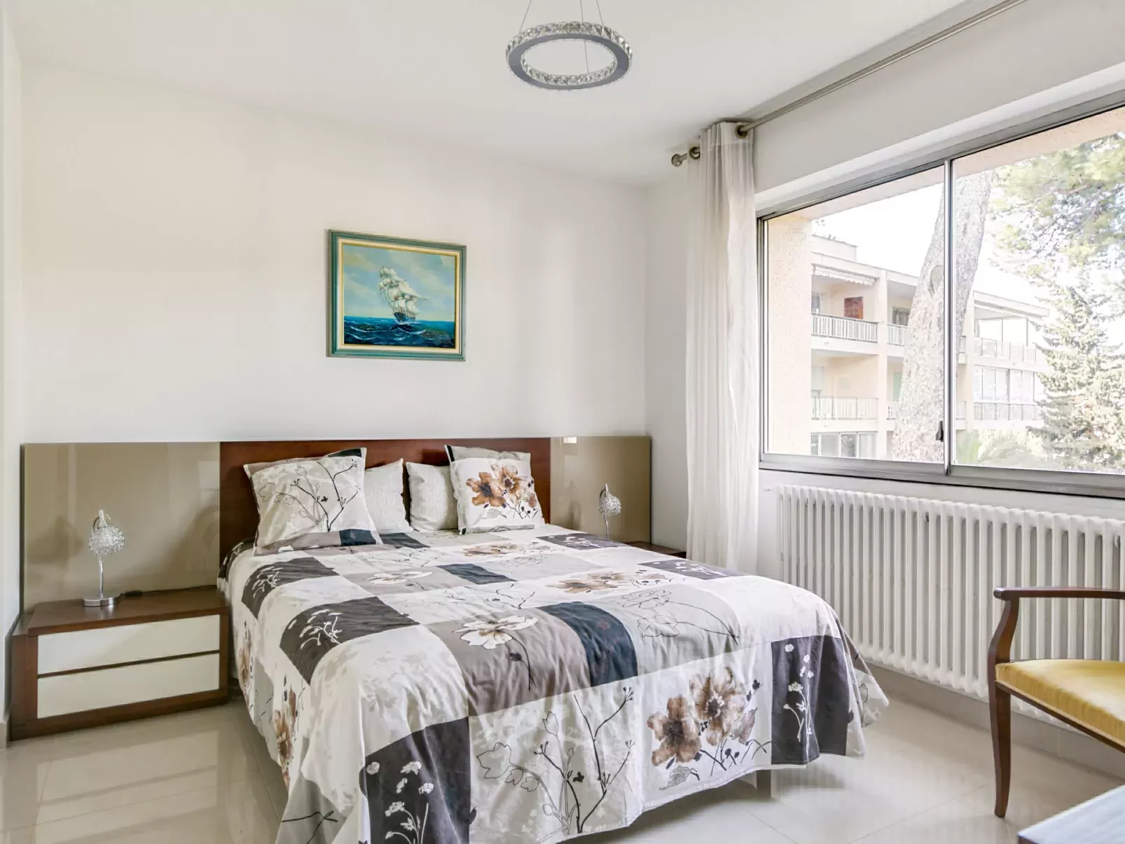 Les Pins D'Alep-Inside
