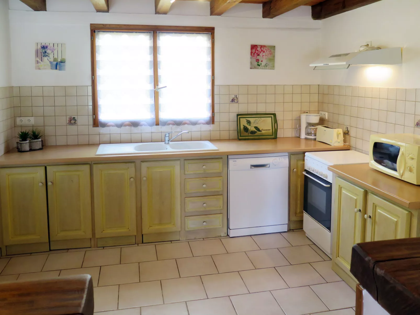 Au Cayroux-Inside