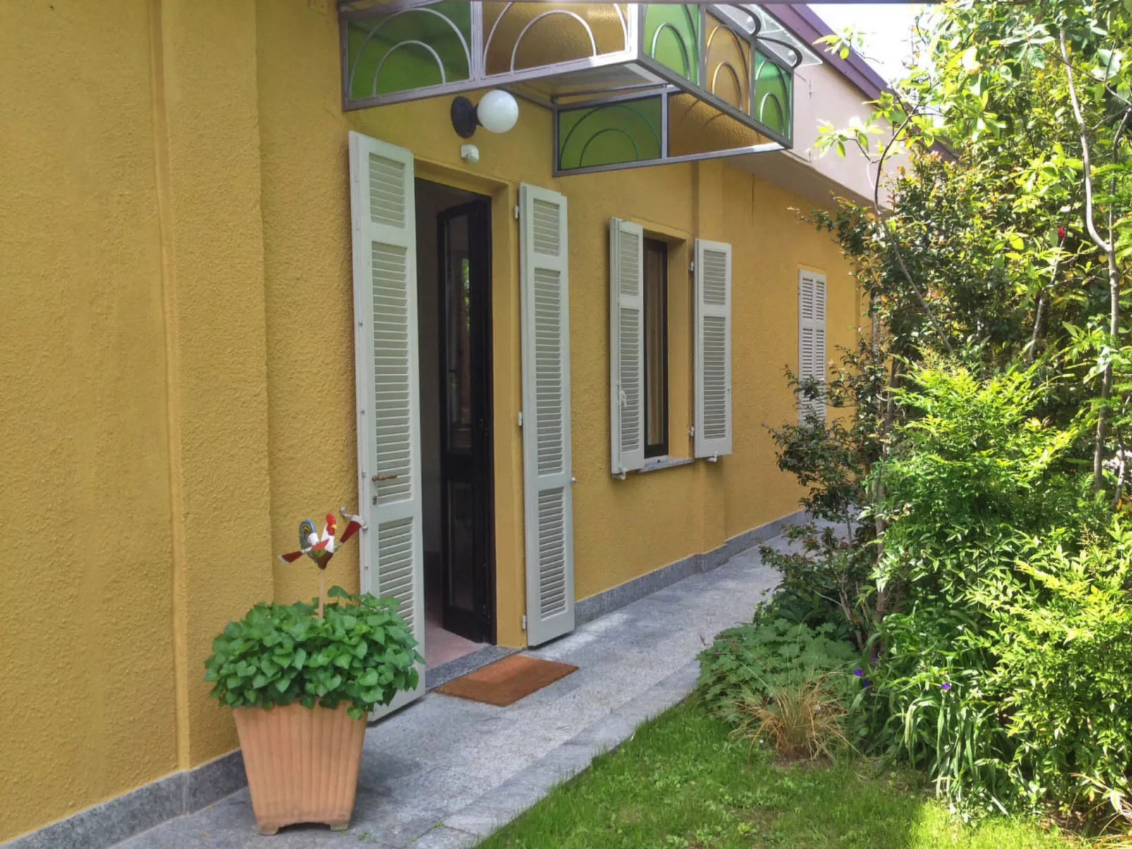 Atelier-Outside