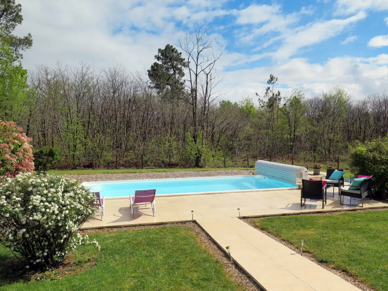 Au Cayroux-Outside