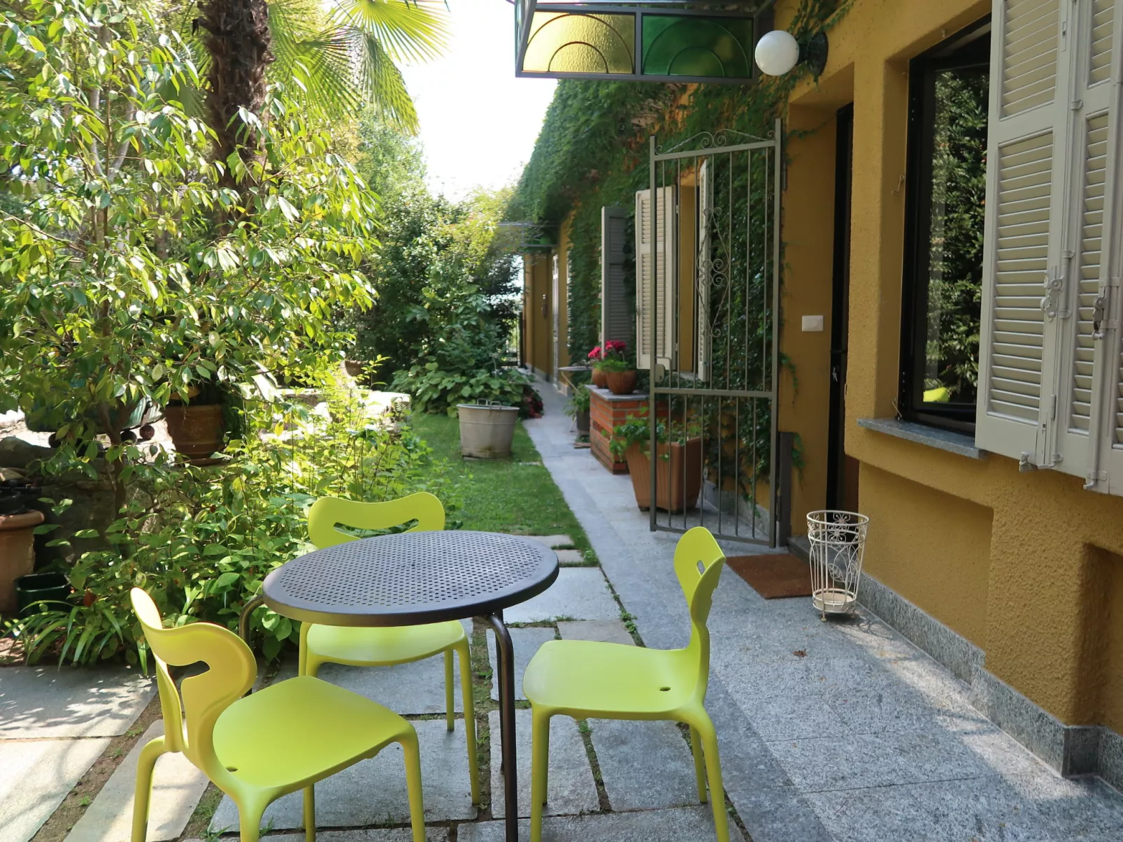 Atelier-Outside
