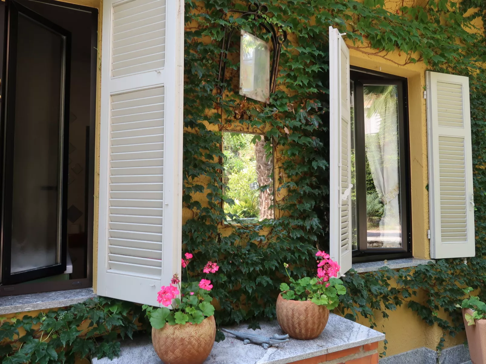 Atelier-Outside