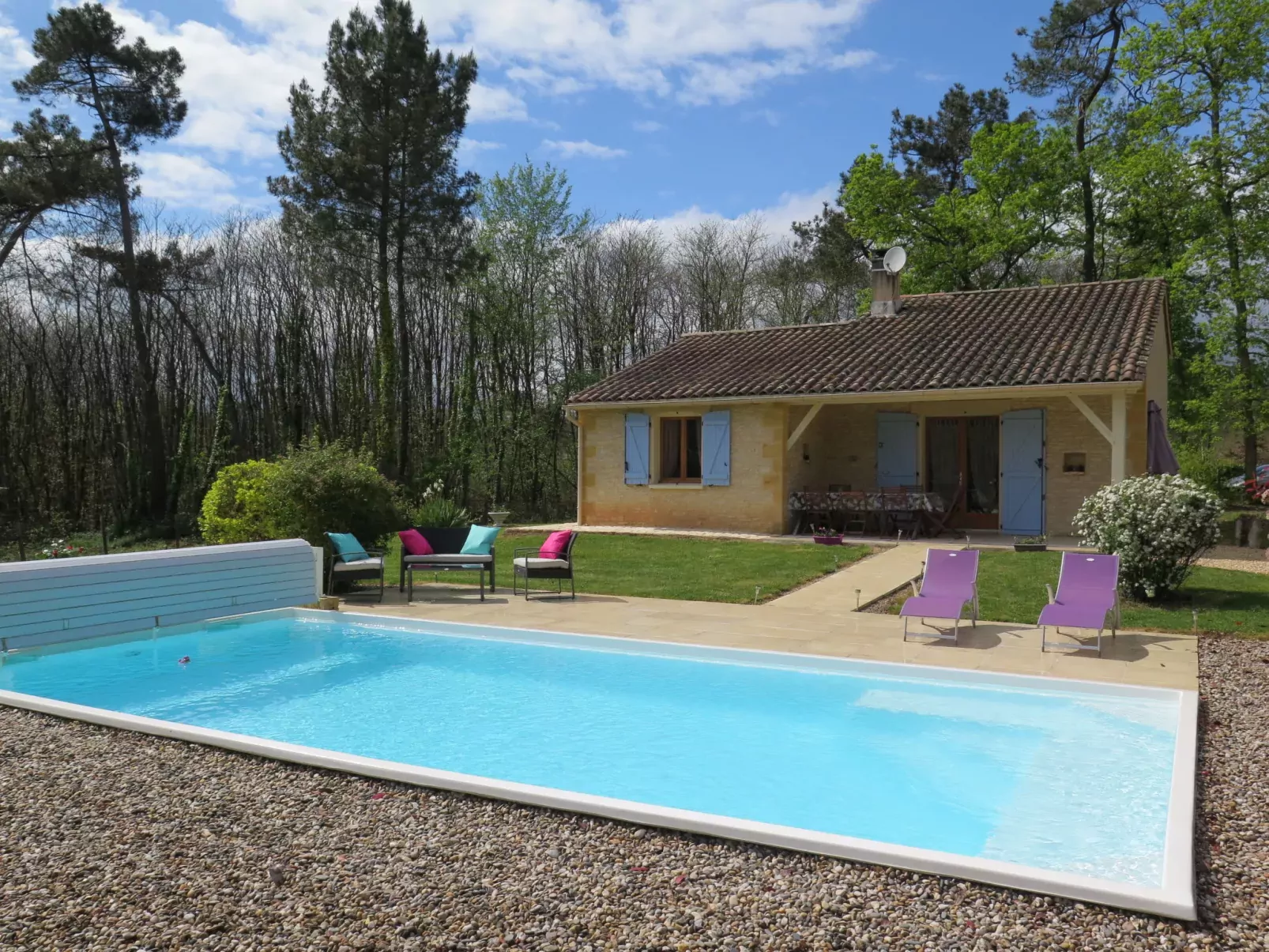 Au Cayroux-Outside