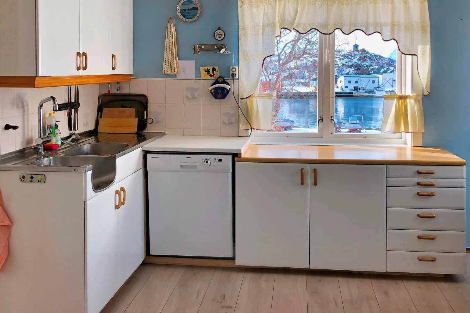 8 person holiday home in STONGLANDSEIDET-Indoor